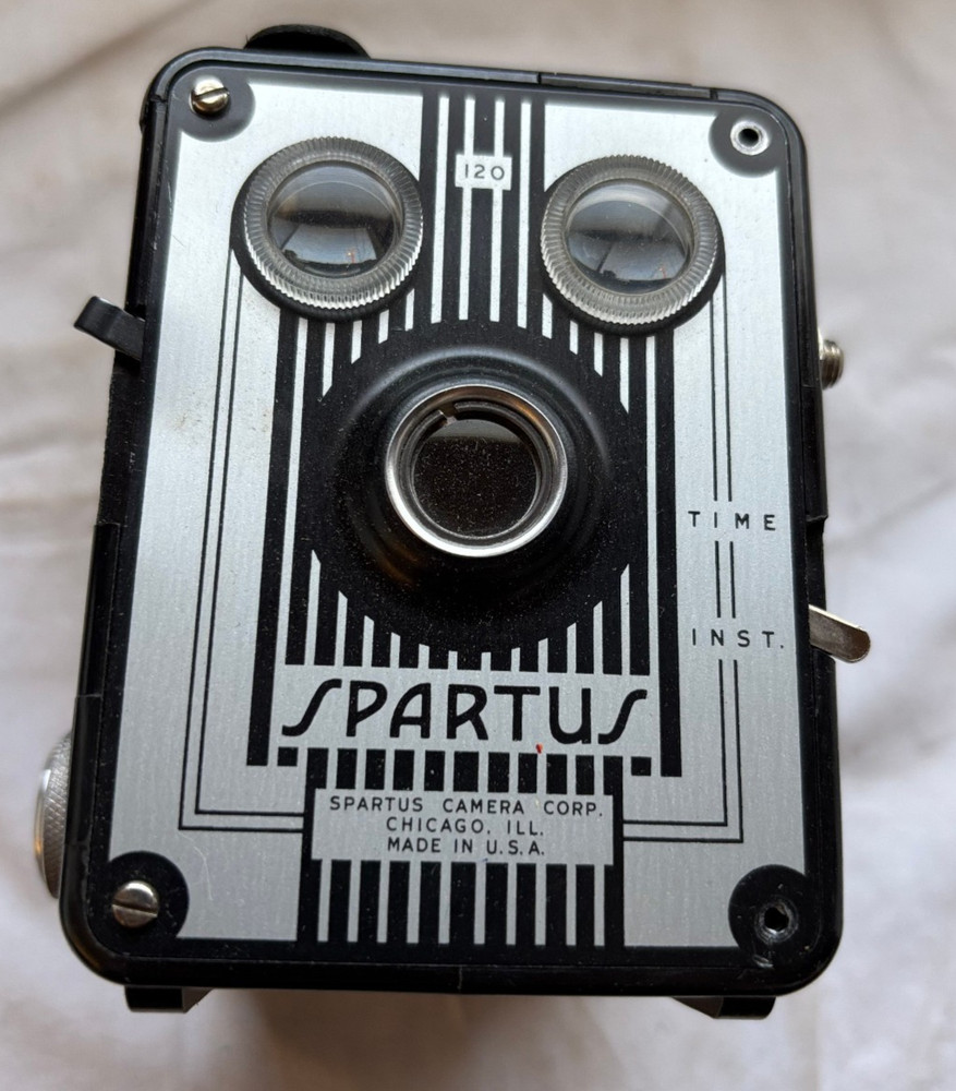 Spartus 120 Box Camera Art Deco Design & Original Box