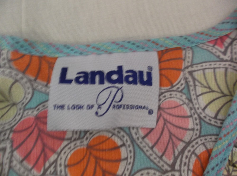 Landau Leaf Pattern Scrub Top 6692