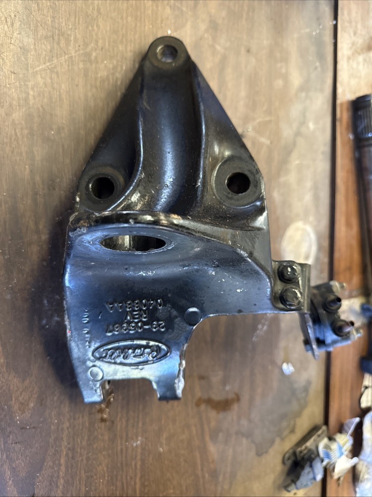 PETERBILT REAR CAB SUSPENSION MOUNT 29-05987