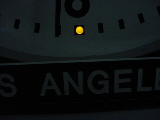 nice,working ESE LX-5112 Self-Setting Analog Clock Slave w/cord