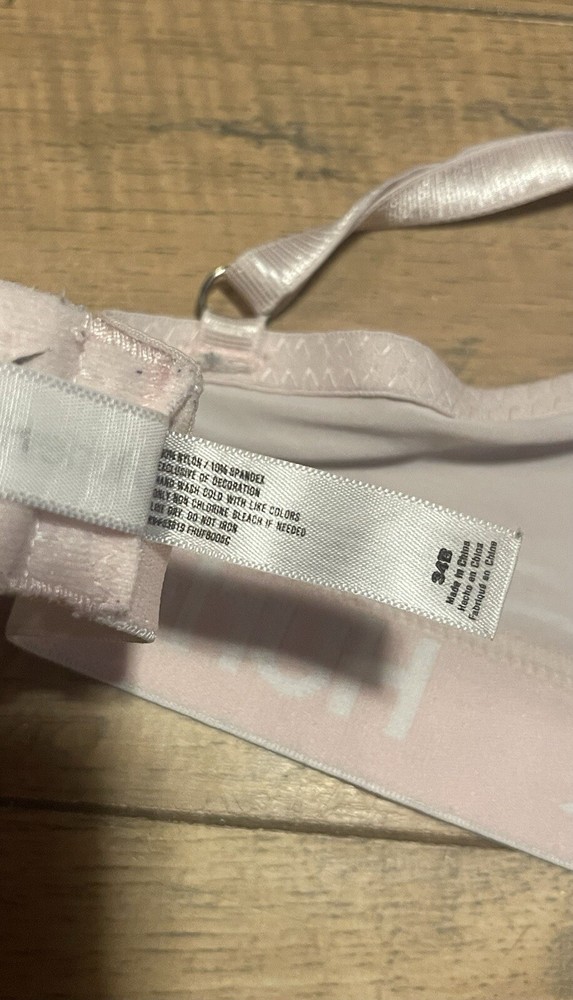 Hurley Wireless Light Pink Bra Size 34B