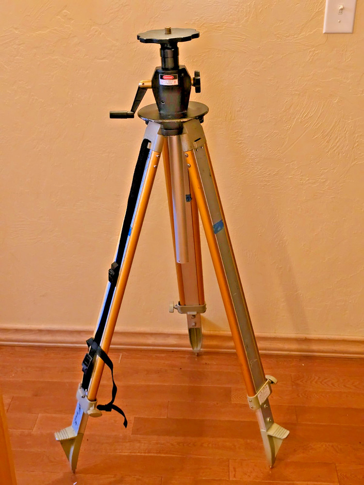 SOKKIA Surveyors TRIPOD with CST BERGER ELEVATOR COLUMN - PRE-OWNED