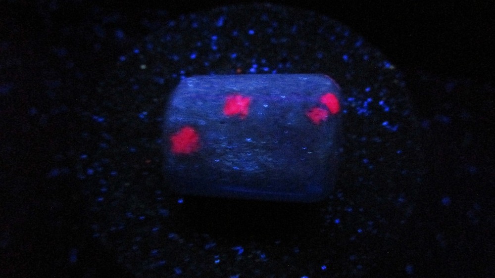 Natural Blacklight and Longwave UV Fluorescent Mineral Rock Ruby S61