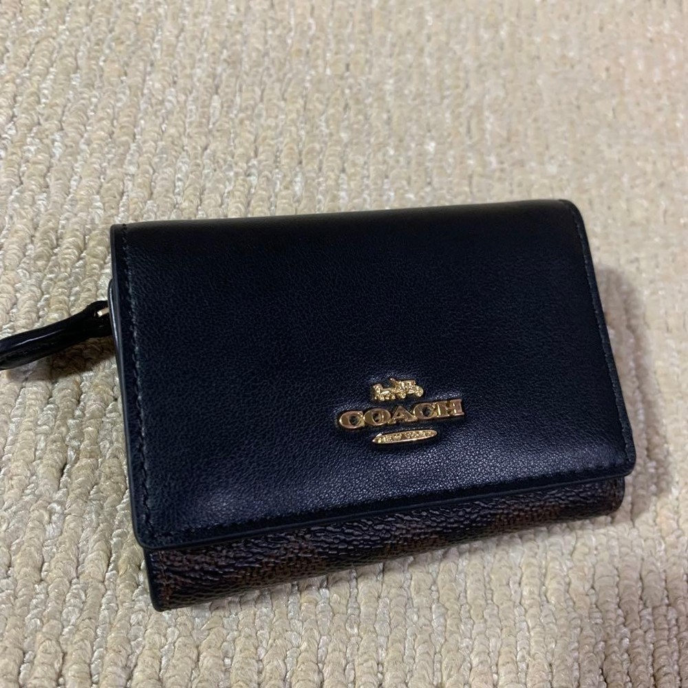 COACH Micro Wallet