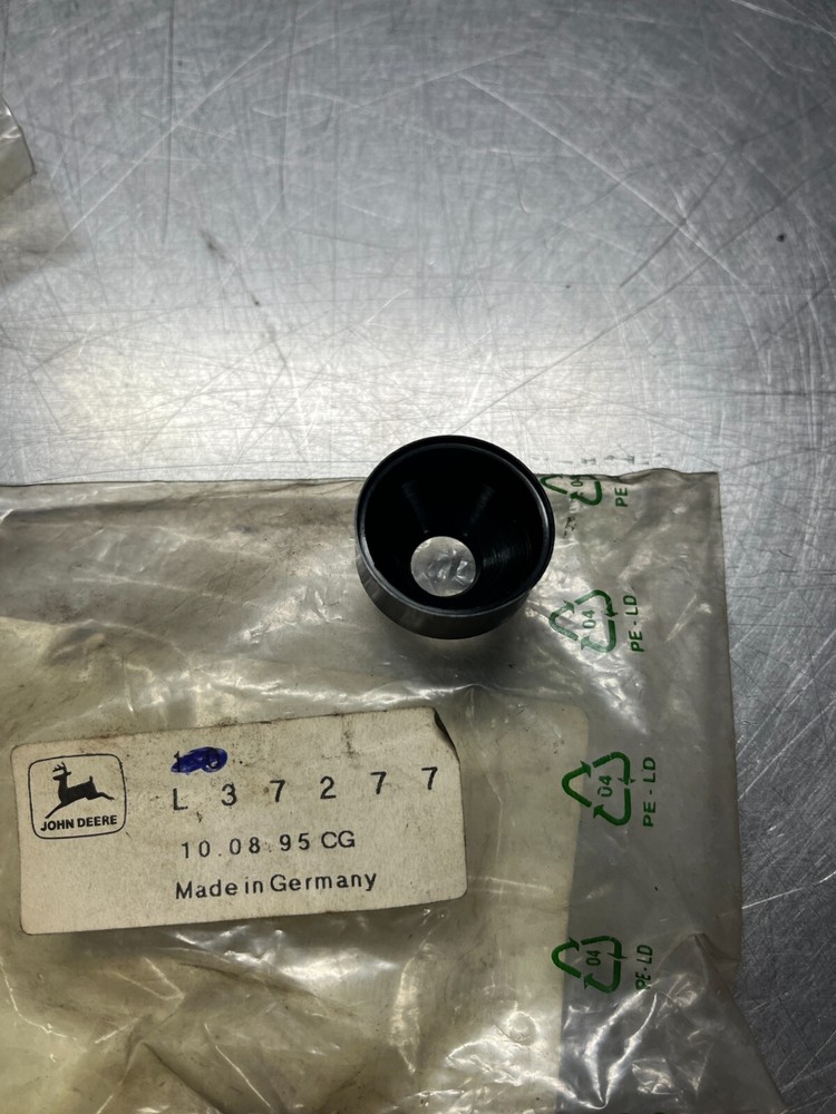L37277 GENUINE OEM John Deere CAP