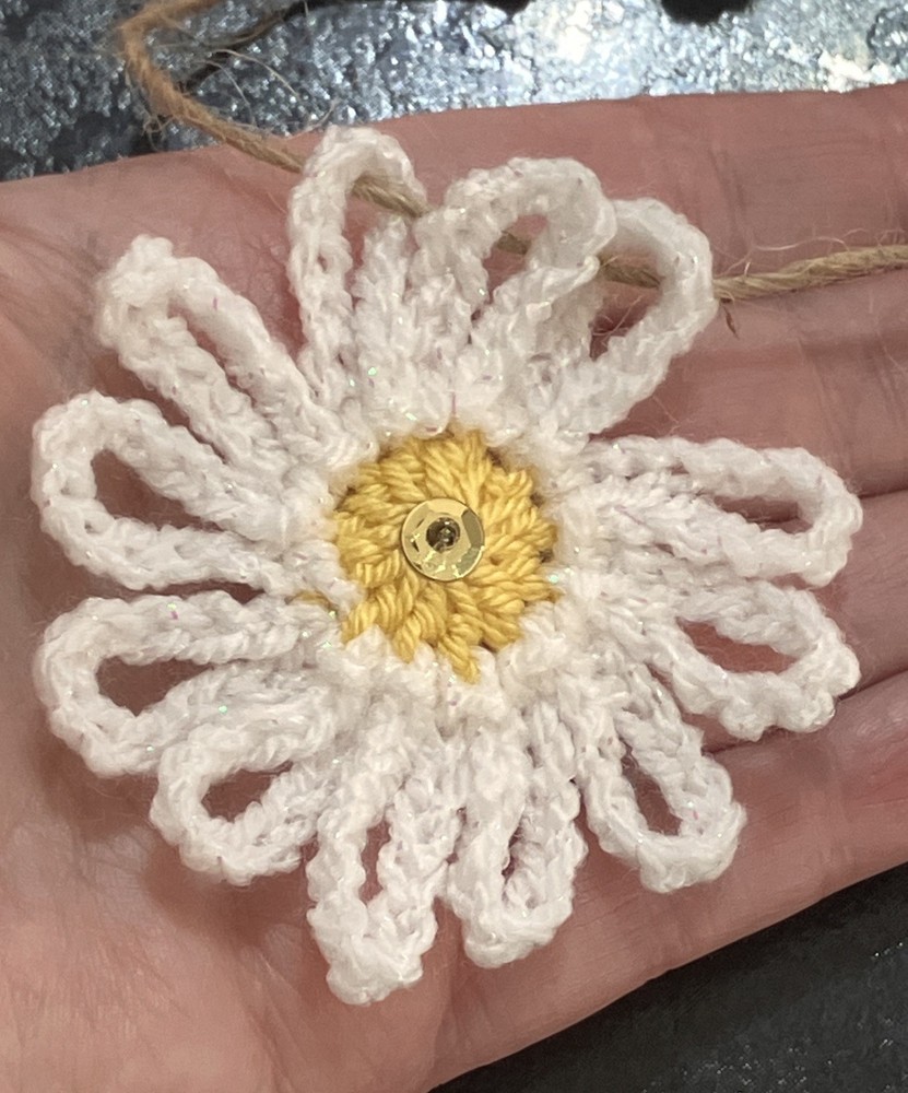 🌸 Hand Crochet sparkly daisy Jute Rustic Bunting Window SPRING sequins Gift