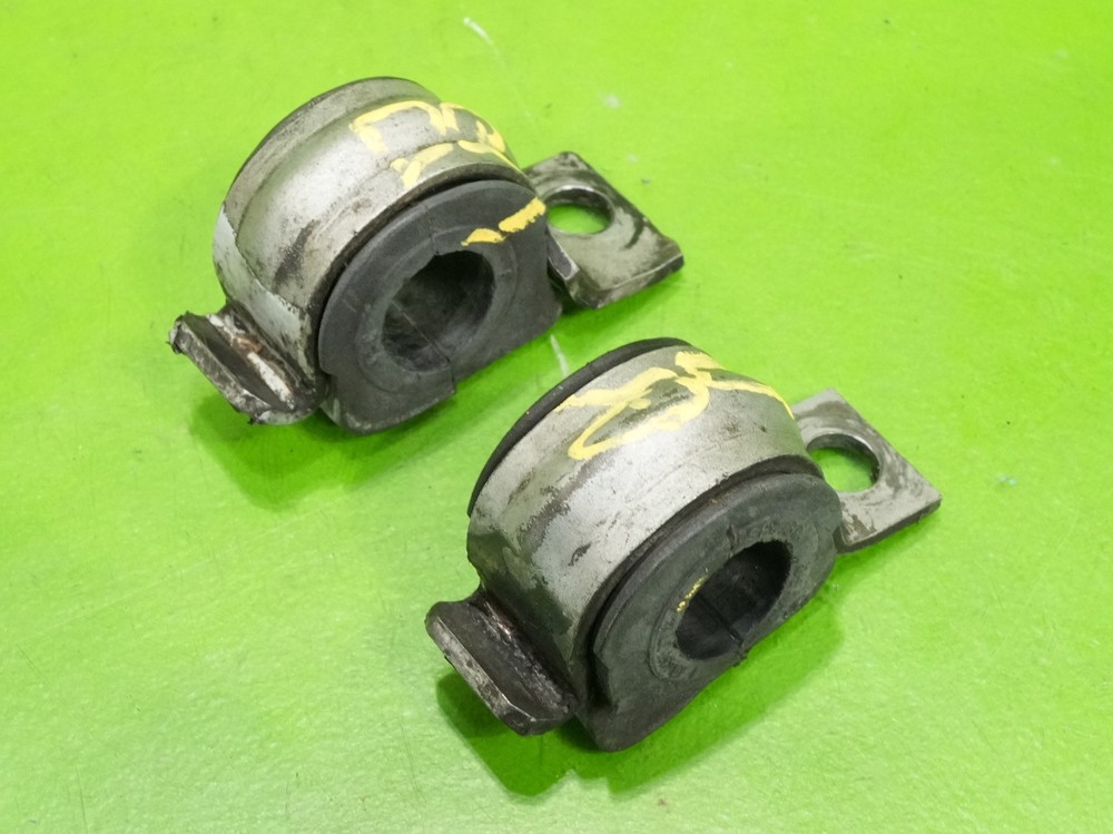 00-06 Audi TT OEM front sway stabilizer bar mount brackets tabs + bushings