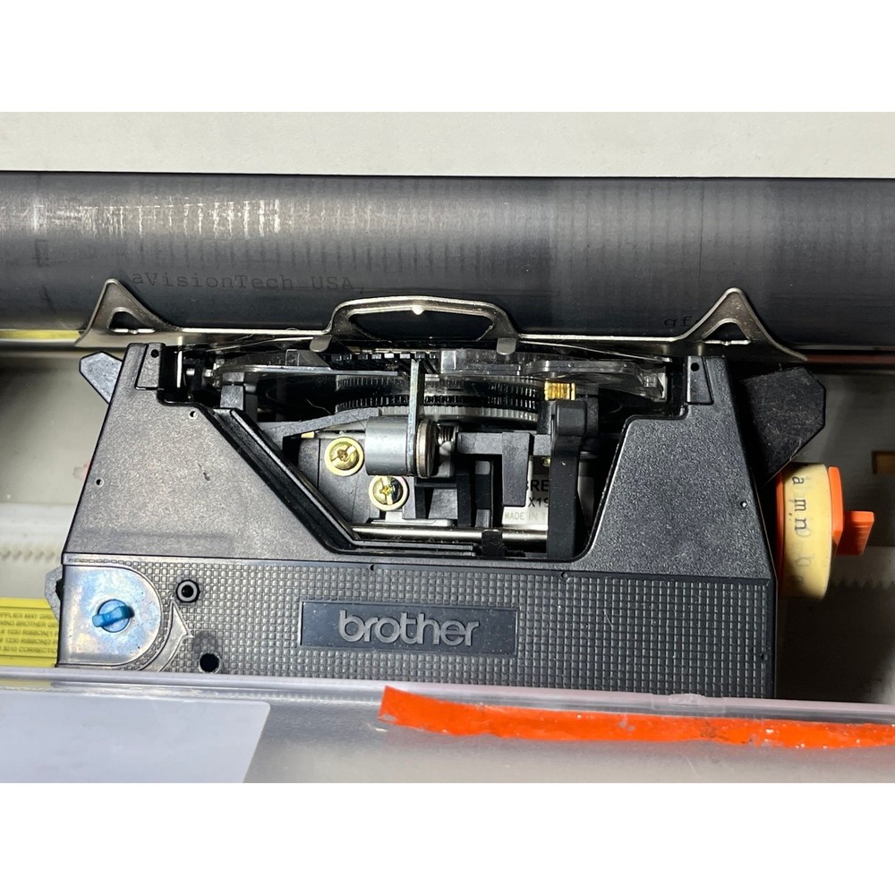 Brother Daisy Wheel Correctronic Electronic Typewriter GX-6750.