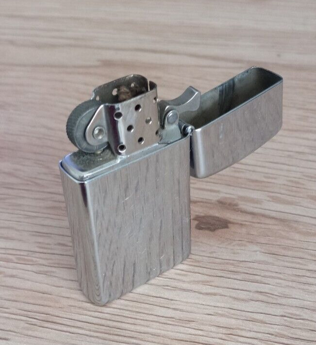 Vintage ZIPPO Lighter Little Format Chrome Lightly Used