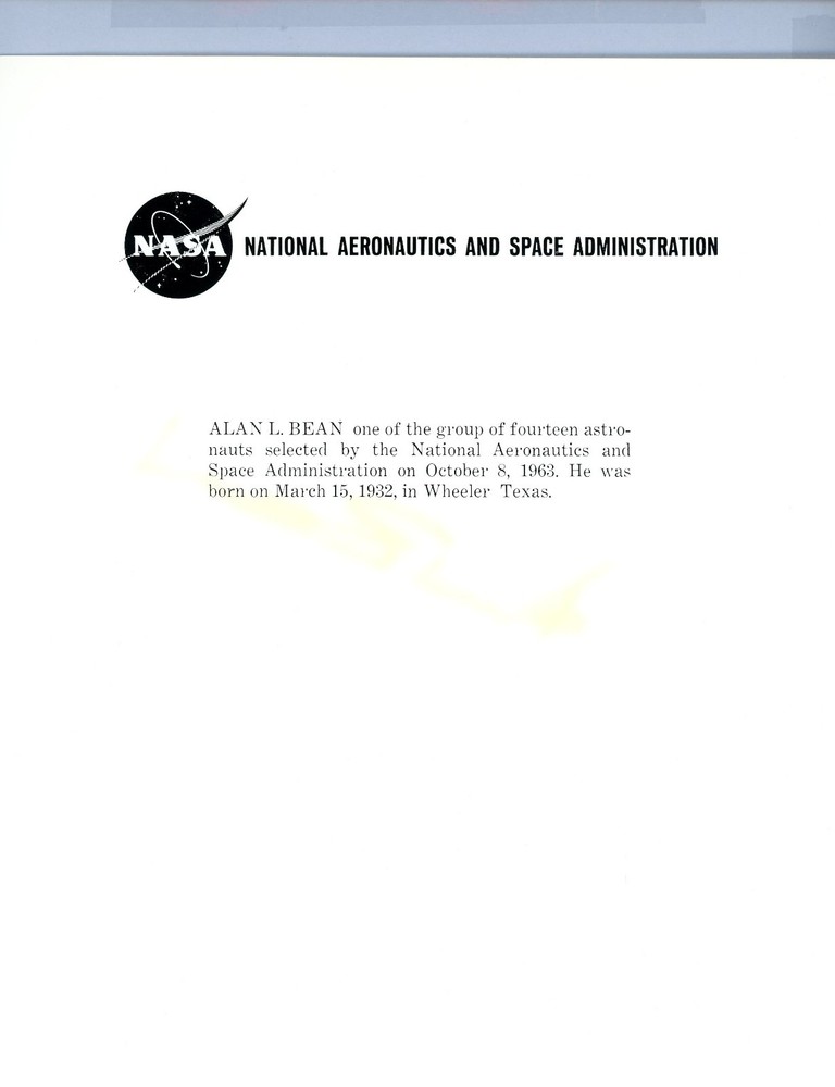 Moonwalking Astronaut "ALAN BEAN" Signed 8x10 PSA/DNA AUTHENTIC