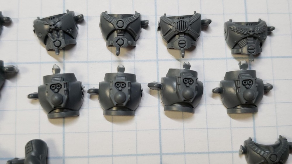 Warhammer 40k Space Marines Bits Devastator Engraved Torso Legs Sets