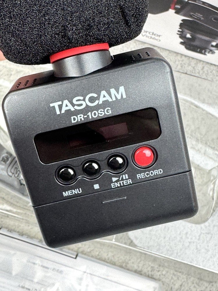 TASCAM DR-10SG Camera Mount Shotgun Microphone/Recorder