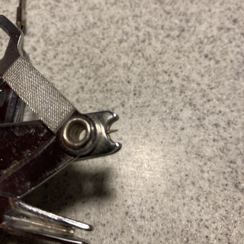 2 BASS PRO SHOPS Clipper tools 20'' Retractable Clip on Multi Tools- Vintage