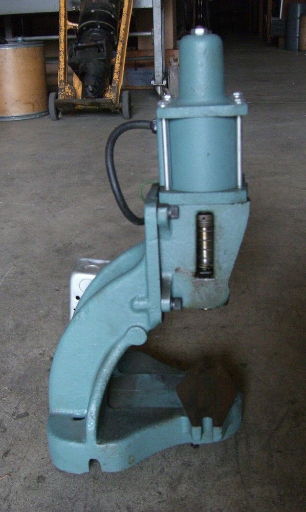 Black & Webster JFS Electropunch Jr id:617