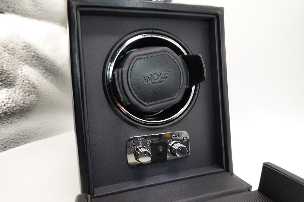 Wolf Single Watch Winder Model M2.1 New Batteries Works.