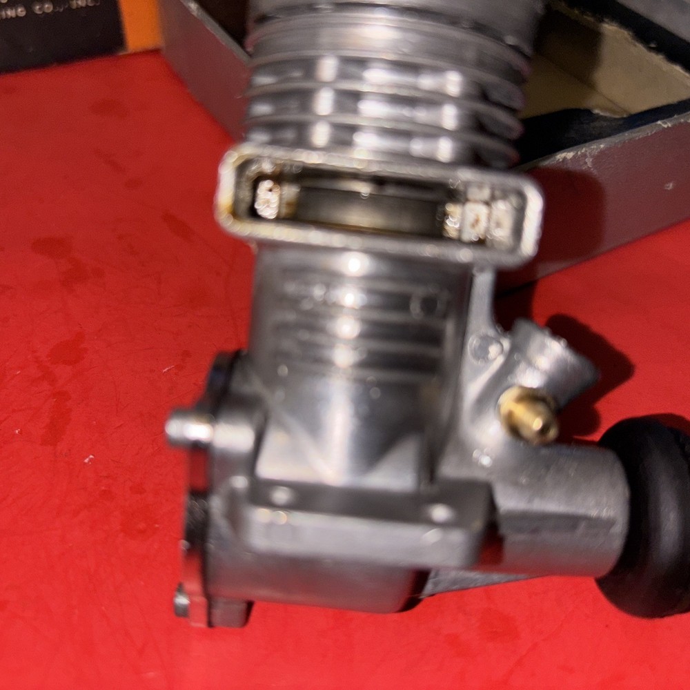 FOX 29 C/L ENGINE COMPLETE WITH STUFFER BACKPLATE # 114 IN BOX