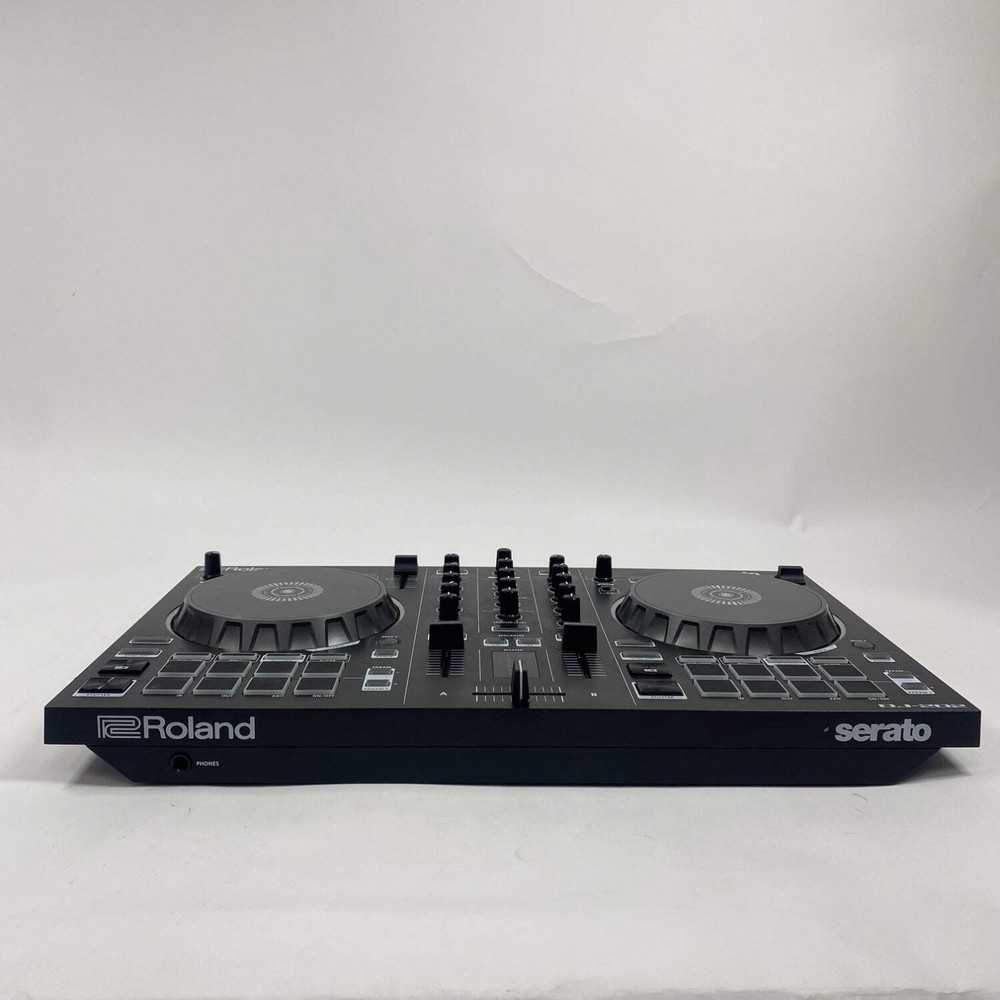 Roland DJ Serato DJ Controller DDJ-SR2