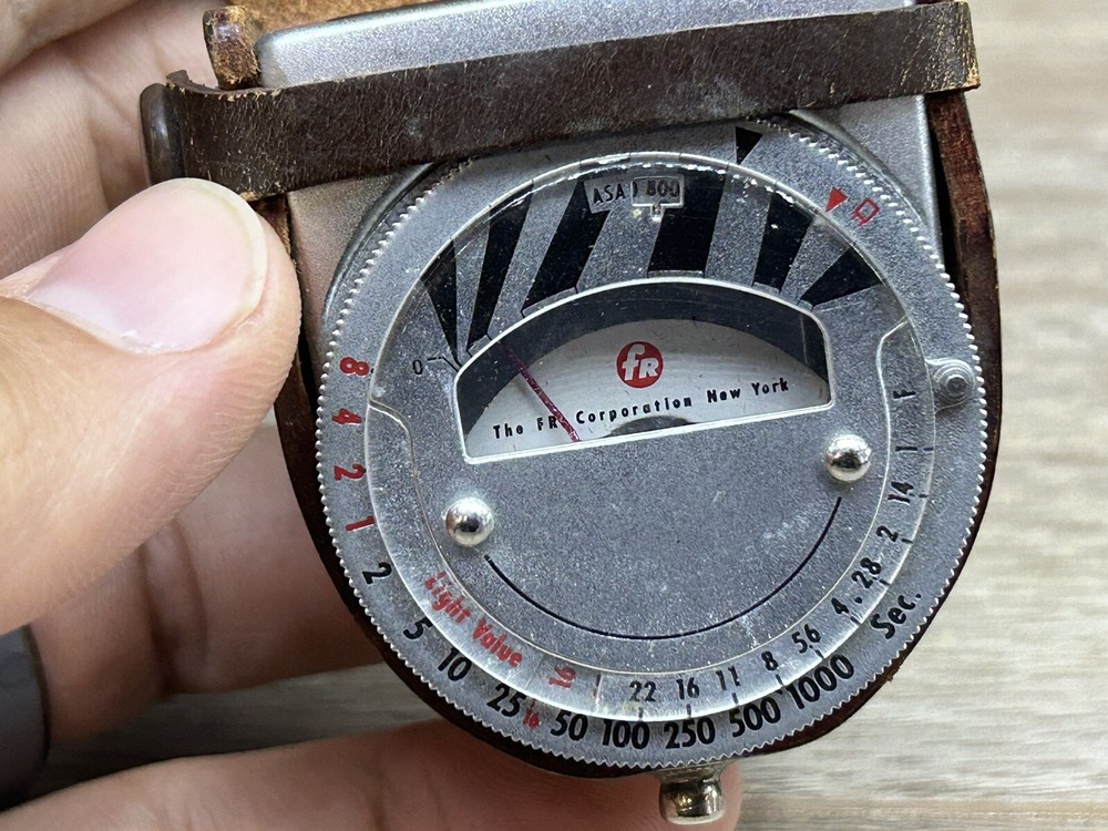 Vintage FR EM-1 Selenium Light Meter w & Leather Case