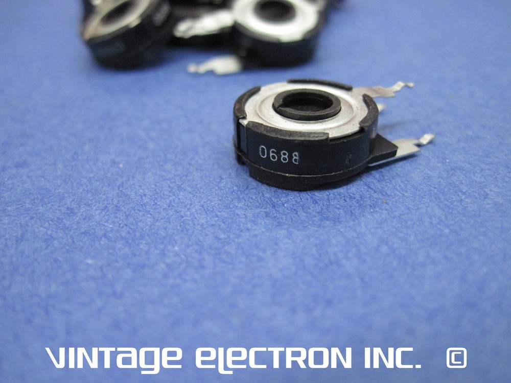 (10) ISKRA Linear Trim Pot (Variable Resistor): 500 Ohm 20% (Vertical PC Mount)