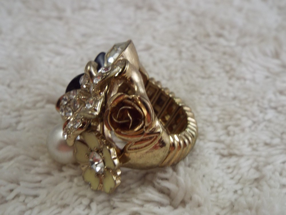 Mixed Flowers Stretchband Ring ~ Stretch Size 5-9 (A3)