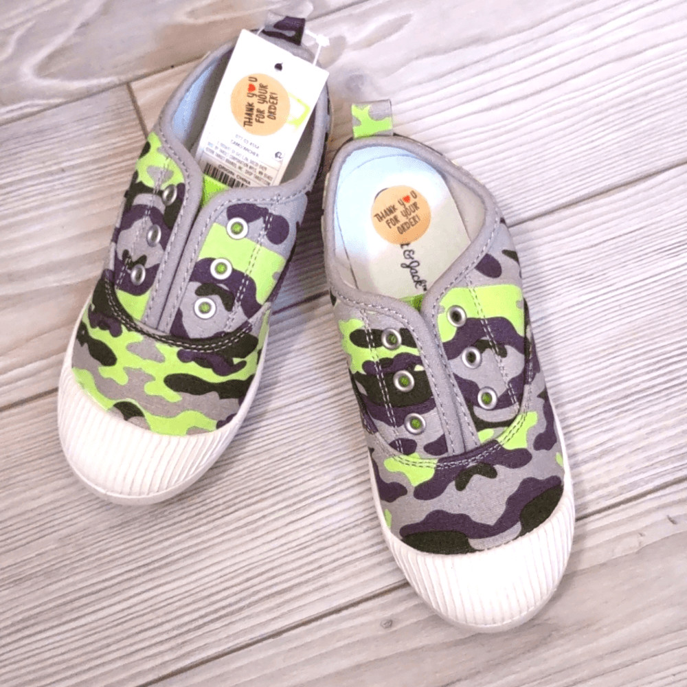 (17-2520) Cat & Jack Archer Size 12