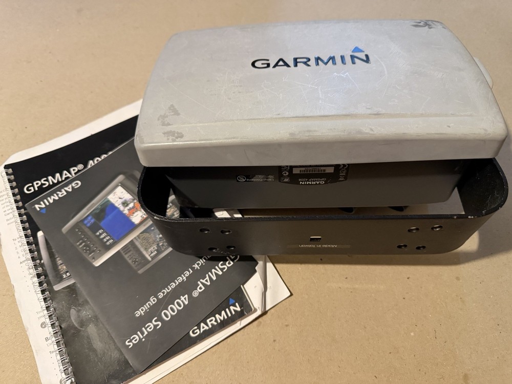Garmin GPSMAP 4208 ChartPlotter Head Unit with Suncover & Bail Mount (No Cables)