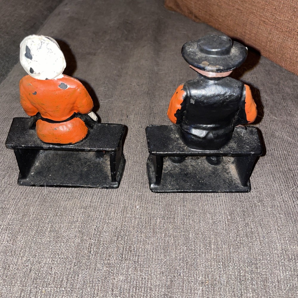 Cast Iron amish couple book ends