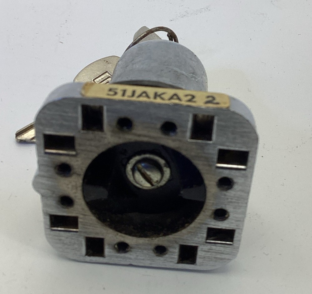 51JAKA2 2 Oil Tight 2 Pos. Sel. Switch Operator Maintained, Cam A ( Left )