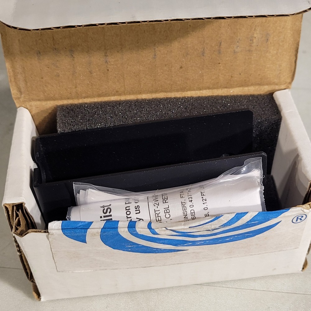 Crestron FTA-CBLRA-INSERT-2WIRE-102 Cable Retractor Spacer Insert