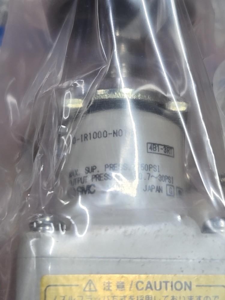 NEW SMC 10-IR1000-N01B Precision Regulator