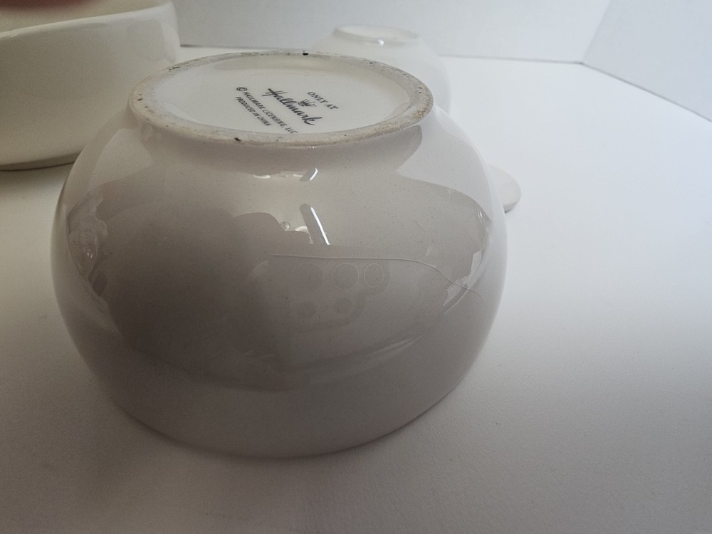 Hallmark Snowflake Nesting Ceramic Measuring Cups Set Of 3
