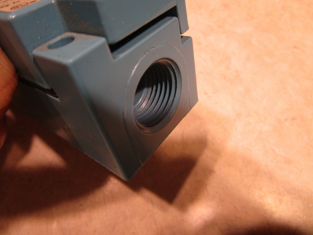 HONEYWELL LYS01A-1S MICRO SWITCH, F0033