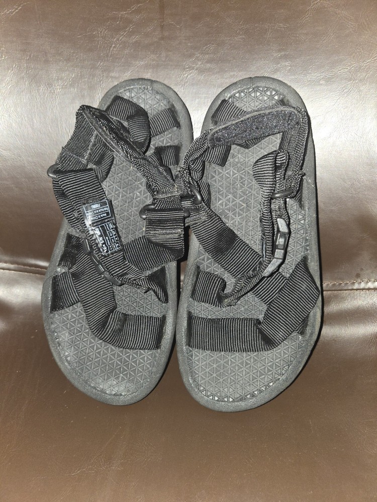 Teva Mens Size 5 Sandals 6803