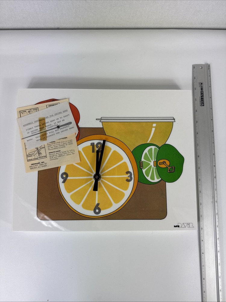 New Vtg 1970s Lemon Lime CLOCK Wall Clock David Davir RETRO Kitchen Tupperware