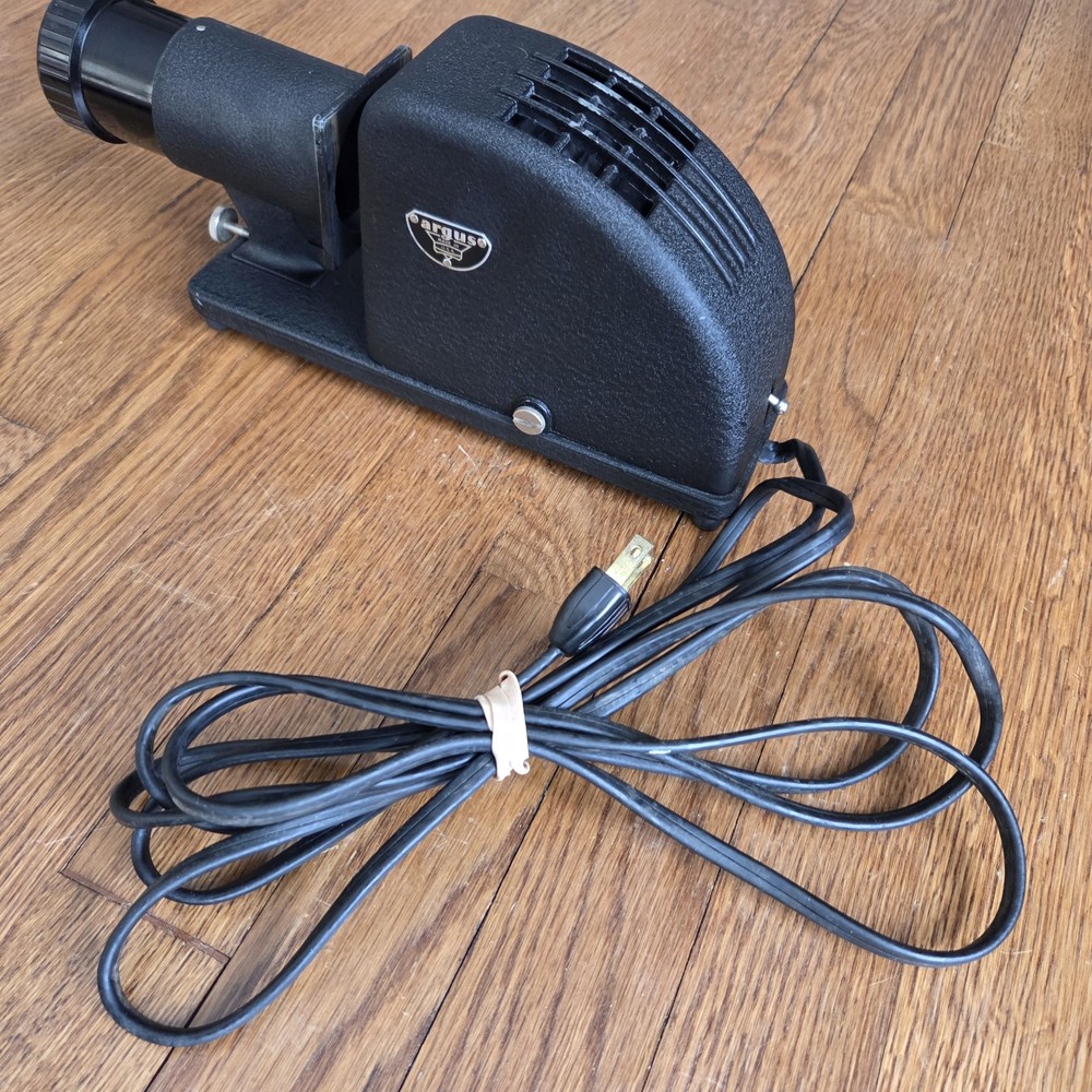 Vintage ARGUS Slide Projector with Case, works