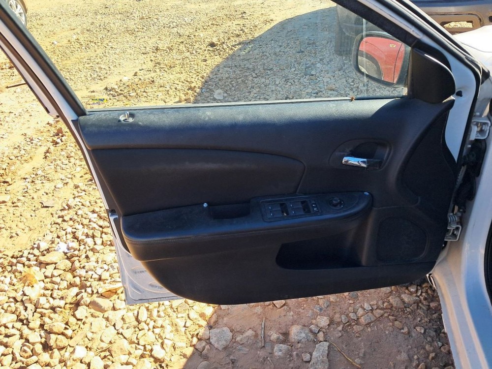 200 2011 Glove Box 4862088