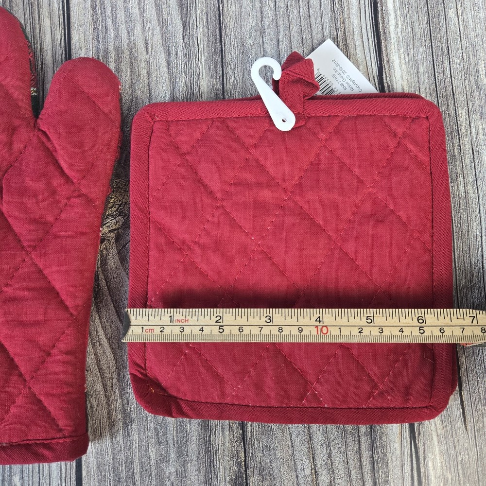 3pc Holiday Oven Mitts NEW