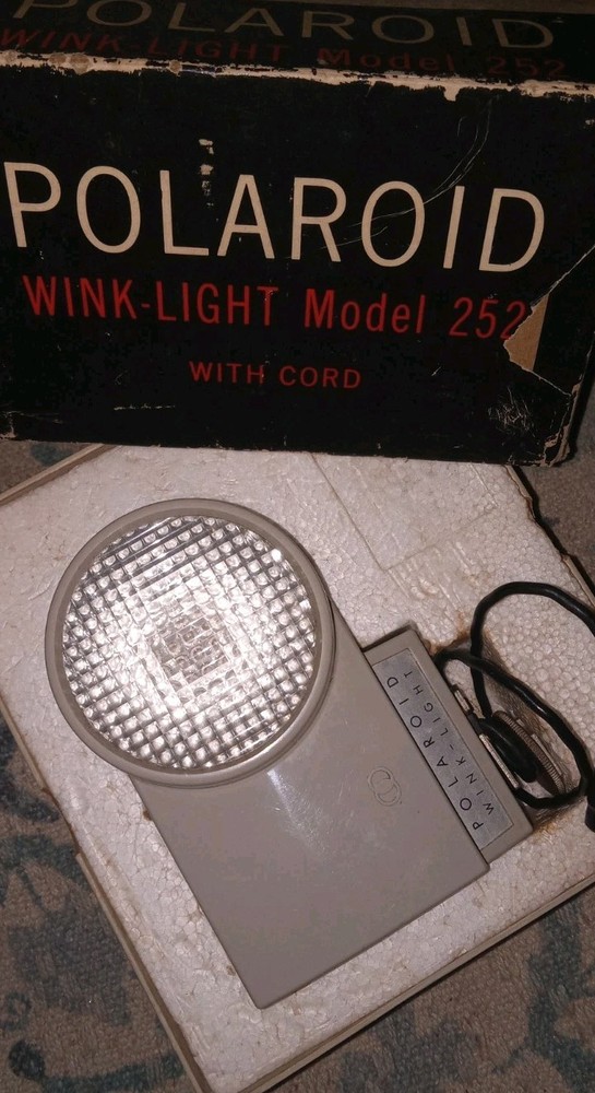 Vintage POLAROID WINK Camera 252 w Box n Accessories