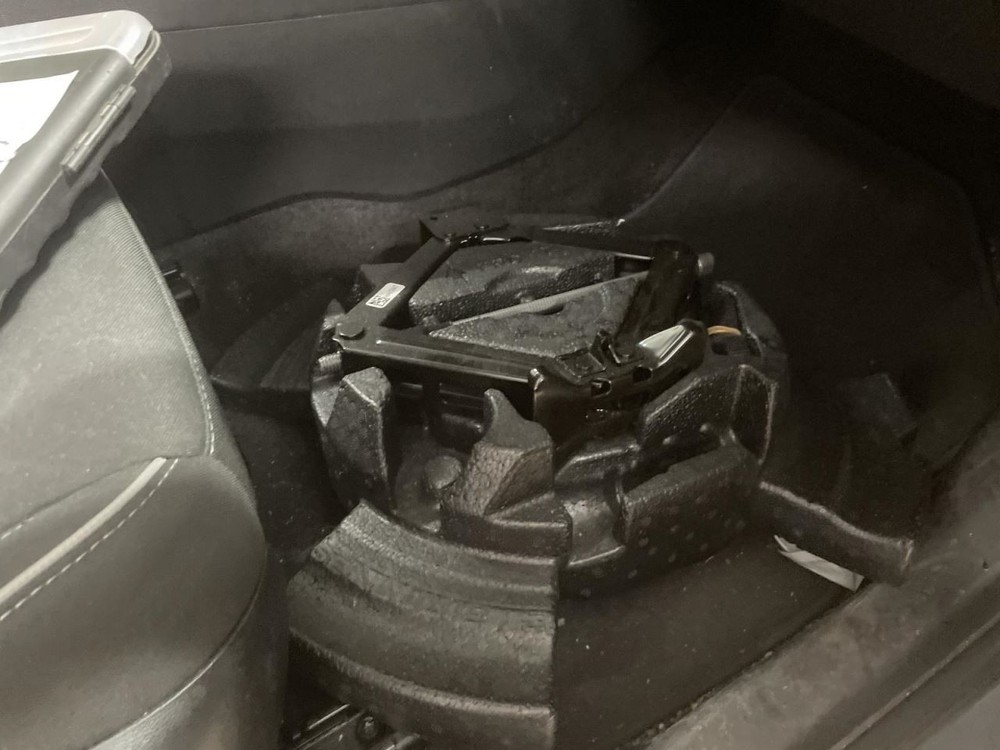 Complete Console Front Floor Fits 21-25 TRAILBLAZER 1064375
