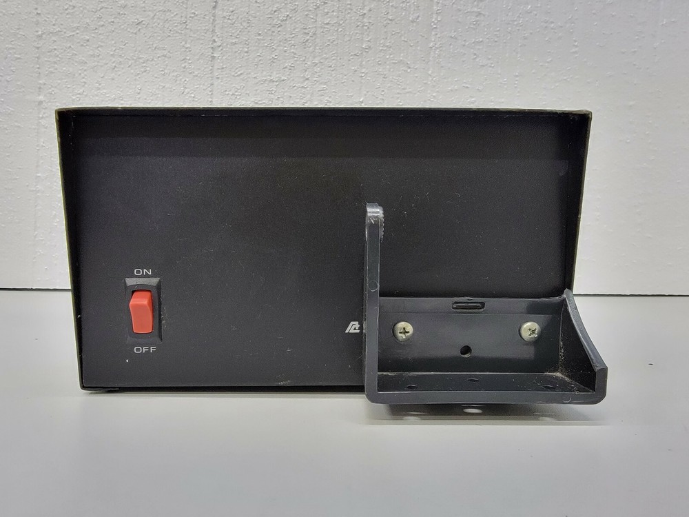 Astron RS 20A Regulated Linear Power Supply 13.8 Vdc Peak.