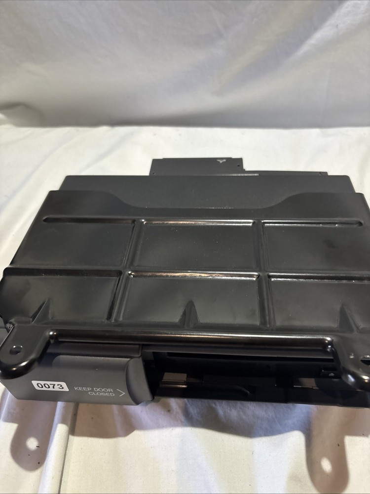 OEM Cadillac 6 DISC CD Changer from 2003 Deville #25674193