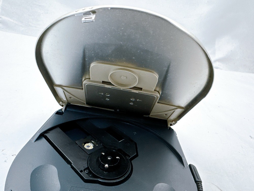 Sony D-E800 CD Walkman Portable ESP Player with Remote Tested Working