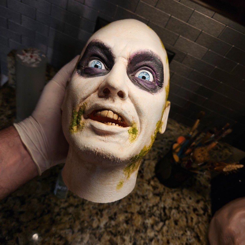 BEETLEJUICE prop statue comic con horror figure