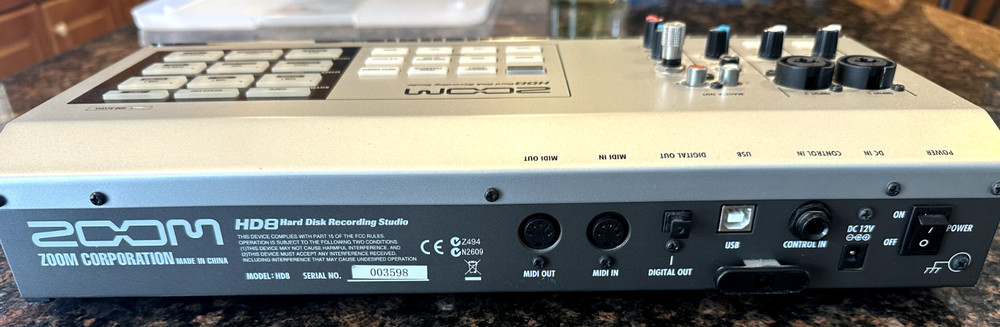 Zoom HD8 Hard Disk Recording Studio - Complete 8-Track Digital Studio