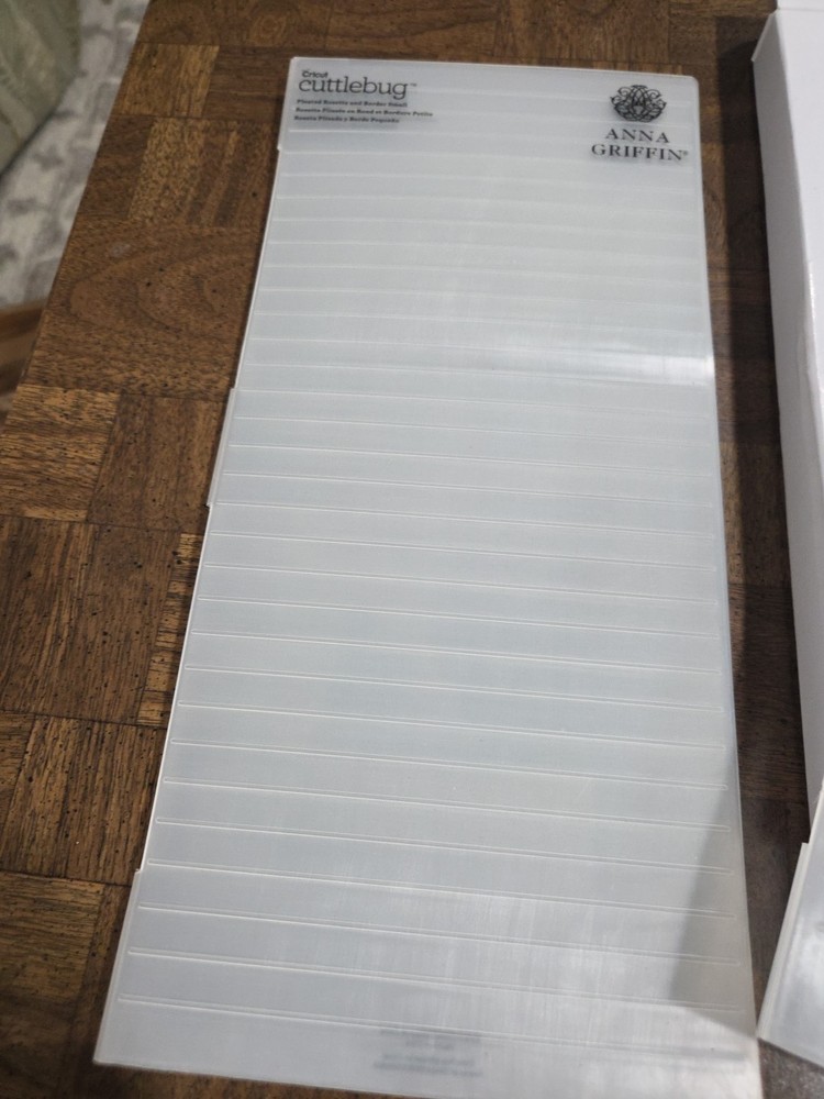 Cuttlebug ANNA GRIFFIN Fancy Folded Rosettes & Borders Embossing