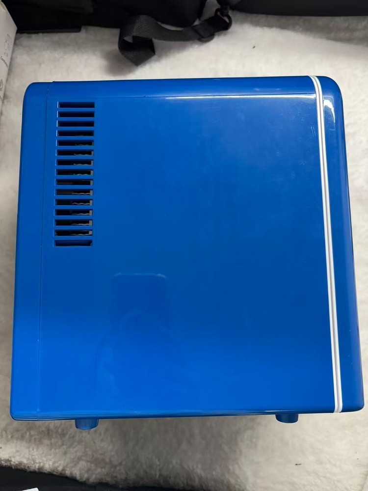 Portable mini Fridge Silonn #0221A