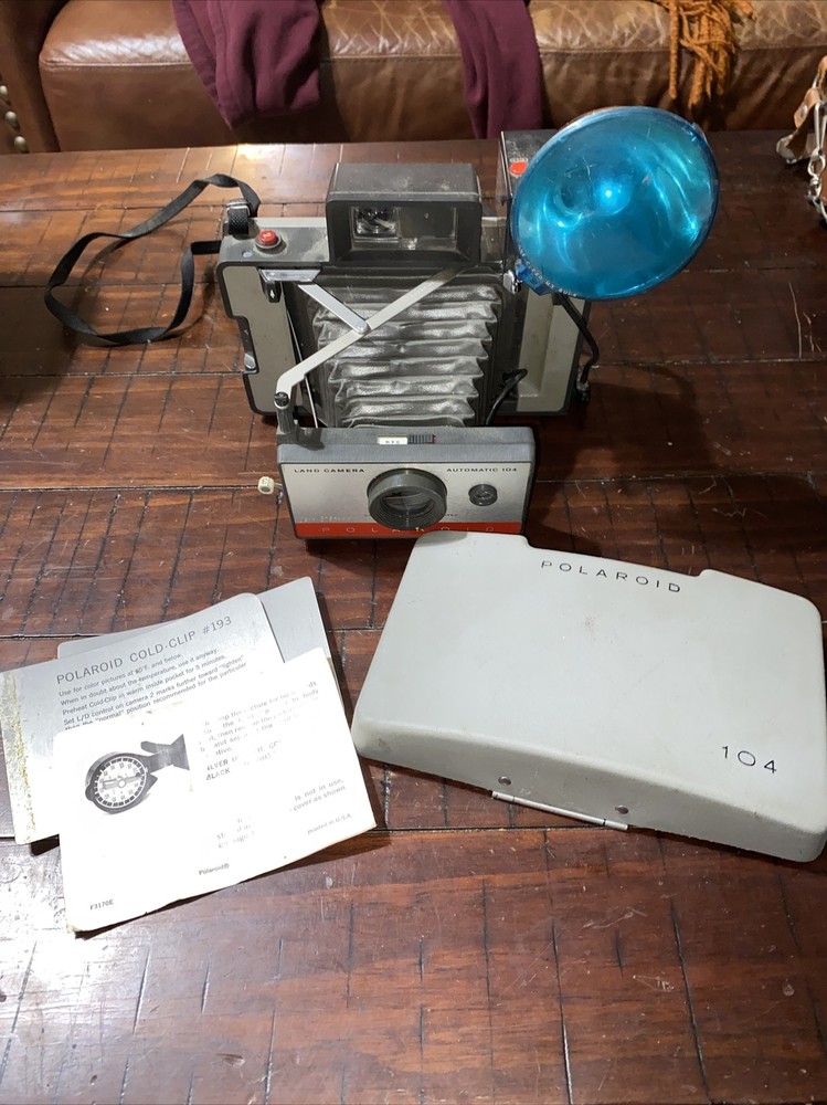 Vintage Polaroid Automatic 104 Land Camera with flash Not Tested