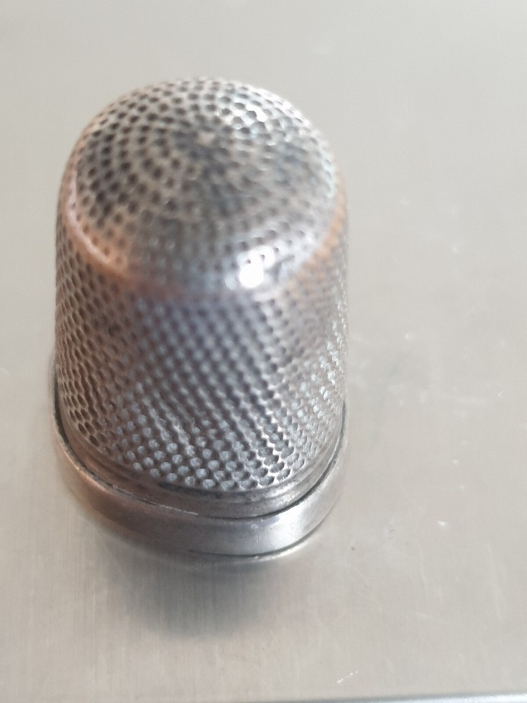 Antique Solid Silver Thimble 3.9g Hallmarked Birmingham 1892 S&C Read Descripti