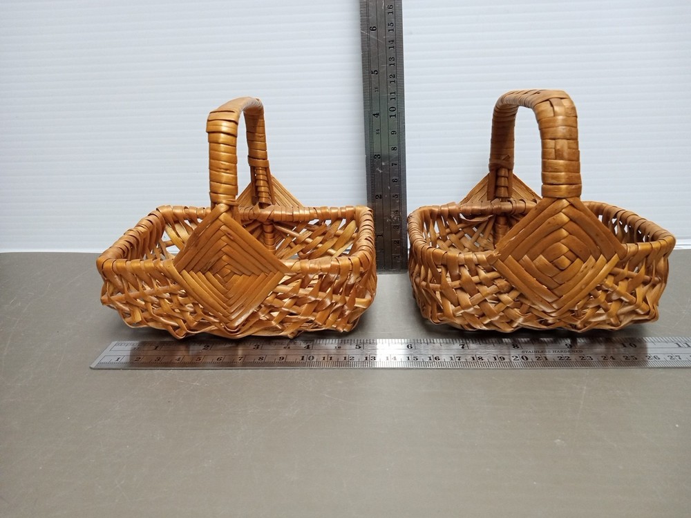 Small Woven Baskets W/Handles