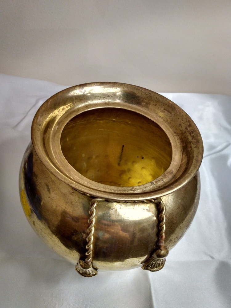 5 1/2" Brass Vase Twisted Rope & Tassel